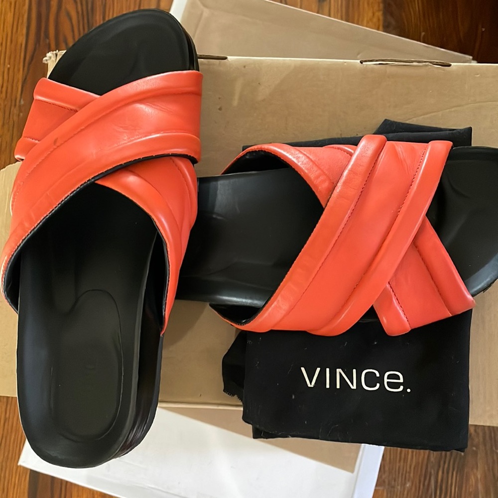 VINCE flat slides